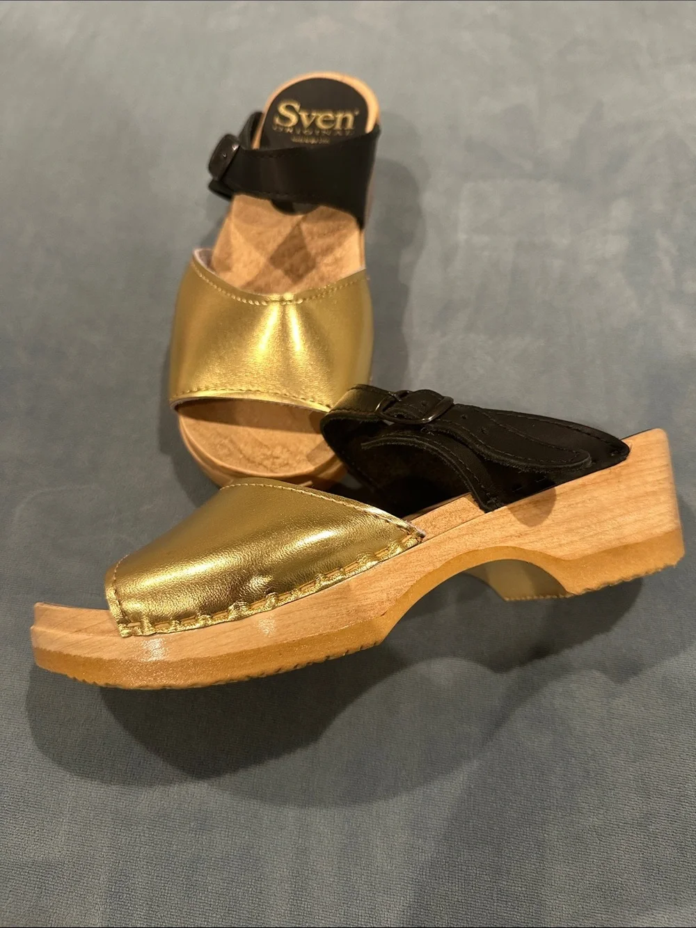 Women’s Sven wooden Gold and Black Slide Sandals